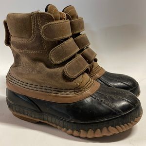 Sorel kids winter snow boots Velcro size 12